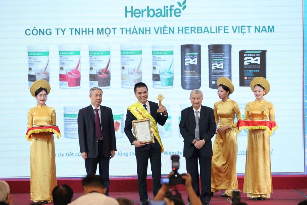 Herbalife Việt Nam đã vinh dự được trao giải thưởng “Sản phẩm Vàng vì sức khỏe cộng đồng năm 2023”.